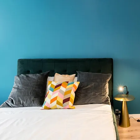 Stylish Modern With Colorful Touches At Ivory Apartment