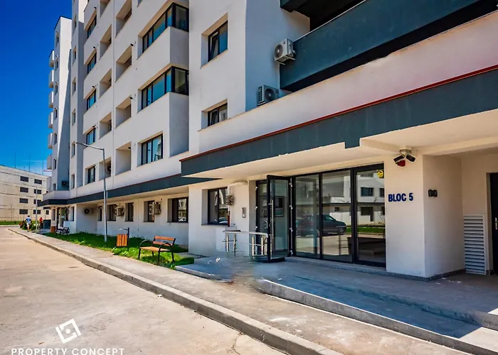 Apartment Stylish Modern With Colorful Touches At Ivory *